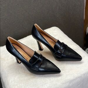 Black Pointed-Toe‎ Heels with Tassel Detail
